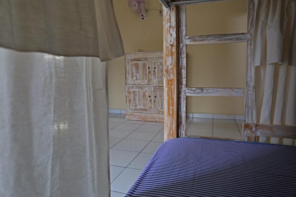 Hotel Surfers House Kuta Lombok Pokój zdjęcie