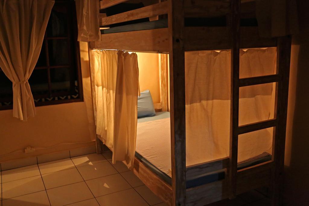 Hotel Surfers House Kuta Lombok Zewnętrze zdjęcie