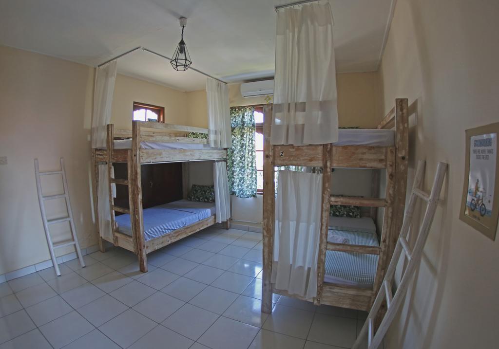 Hotel Surfers House Kuta Lombok Zewnętrze zdjęcie